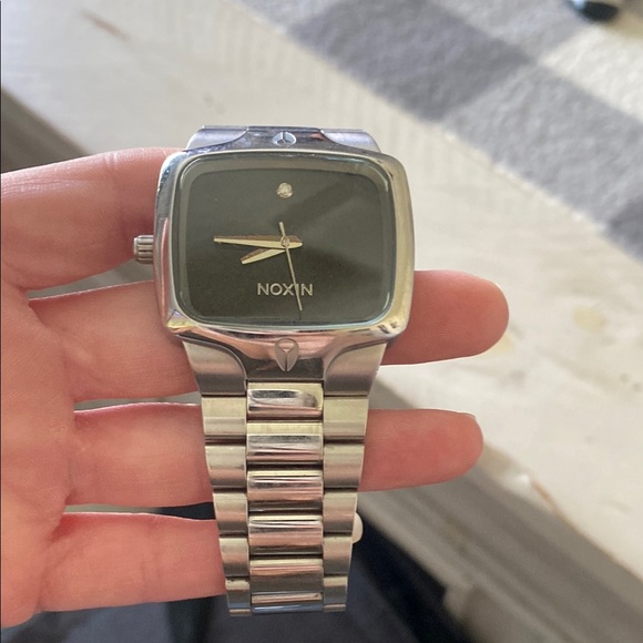 Nixon Silver and Black Modern Minimalist Watch men’s - Picture 1 of 3